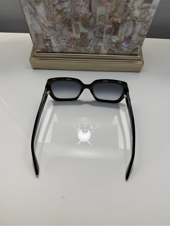 Gucci Black Square Gradient Sunglasses with Gold Emblem